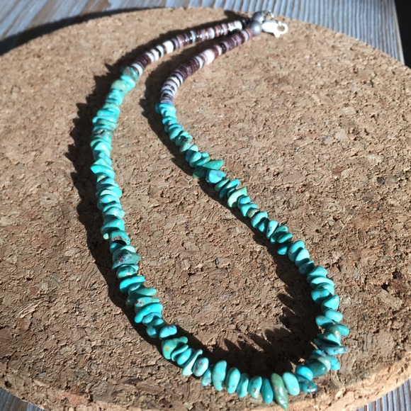Turquoise & Shell Necklace - Picture 6 of 7